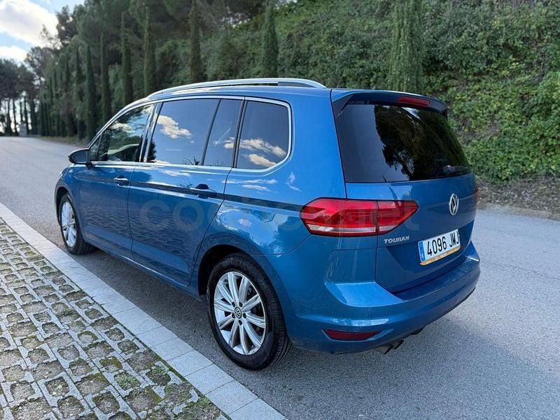 Usado VW Touran Advance 150 CV (110 kW) 2016 Azul Monovolumen