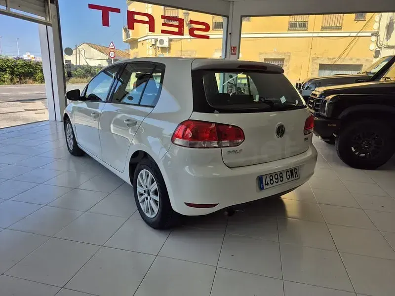 Usado VW Golf VI 105 CV (77 kW) 2011 Blanco Utilitario