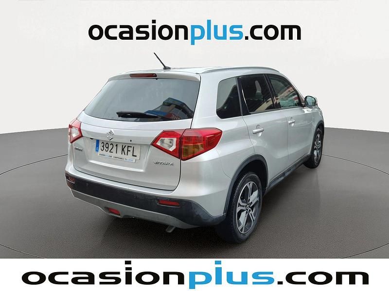 Usado Suzuki Vitara GLX 120 CV (88 kW) 2017 Gris plata SUV