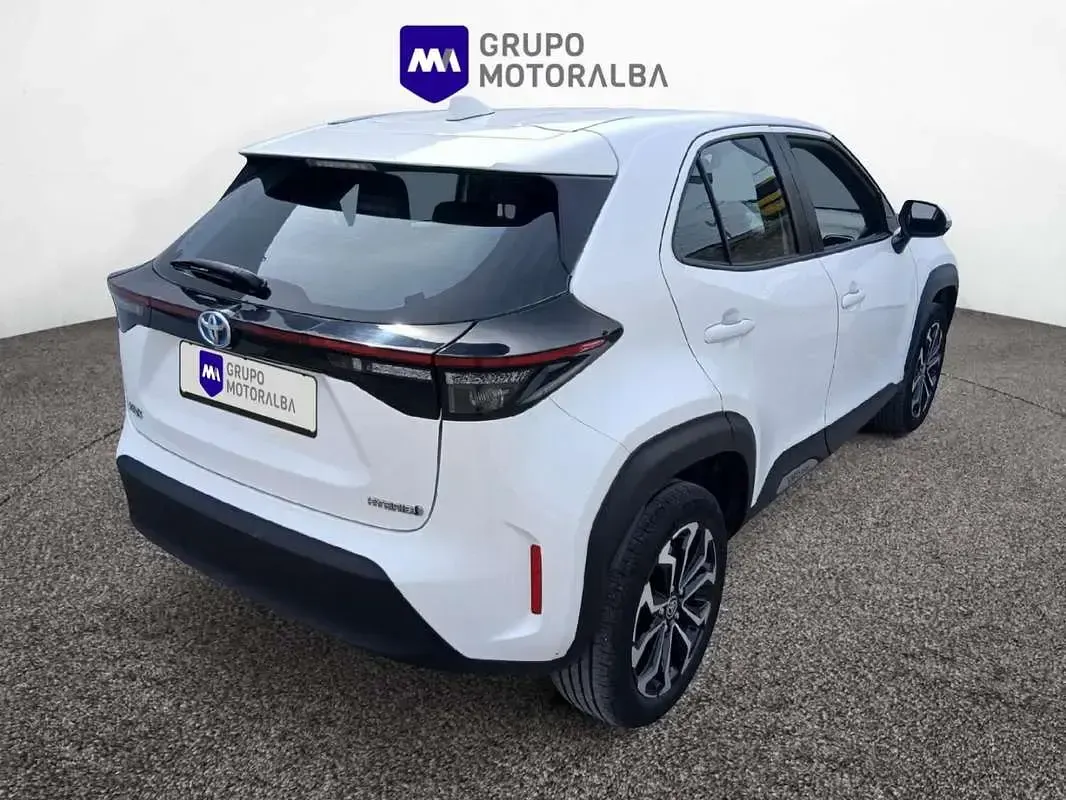 Usado Toyota Yaris Cross Active 116 CV (85 kW) 2023 Blanco SUV
