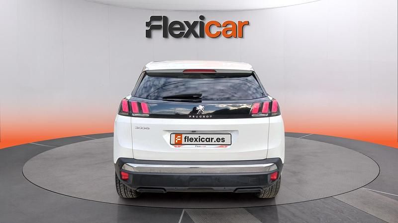 Usado Peugeot 3008 Allure 131 CV (96 kW) 2023 Blanco Monovolumen