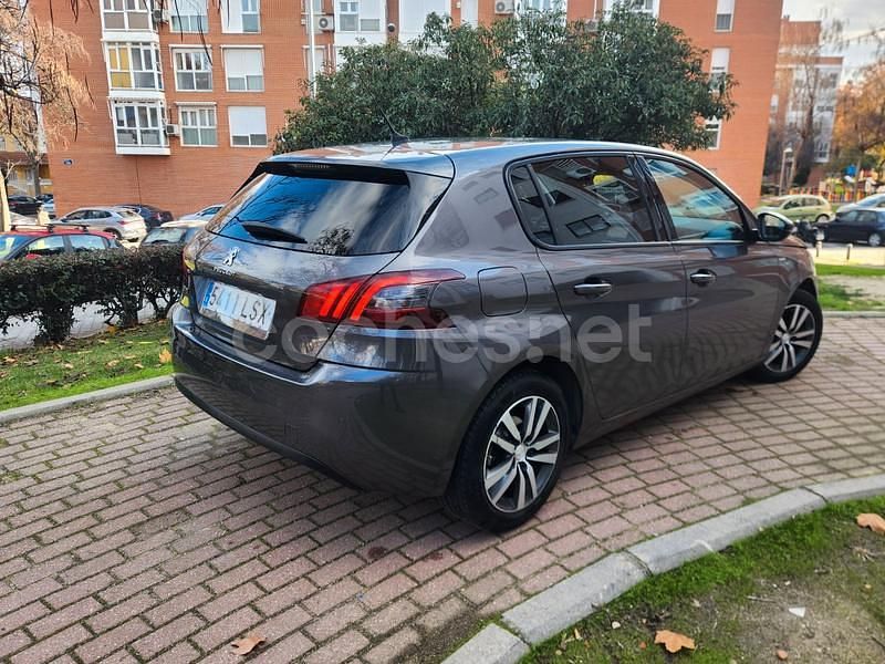 Usado Peugeot 308 Style 130 CV (95 kW) 2021 Gris / plata Berlina