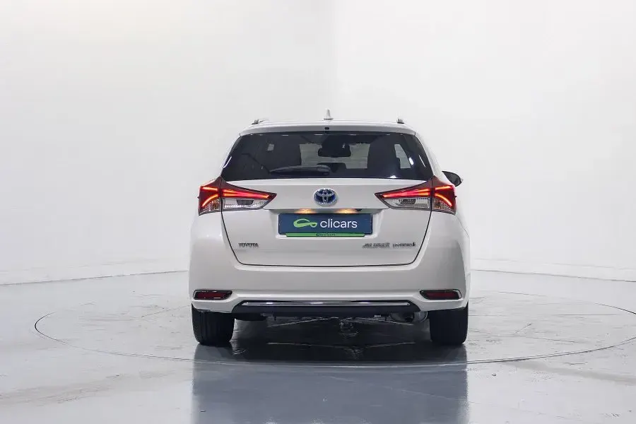 Usado Toyota Auris Touring Sports Active 136 CV (100 kW) 2015 Familiar