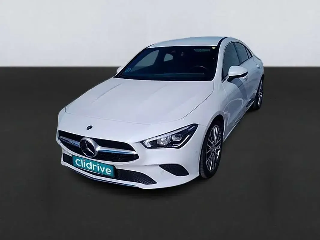 Usado Mercedes CLA200 150 CV (110 kW) 2021 Blanco Coupe