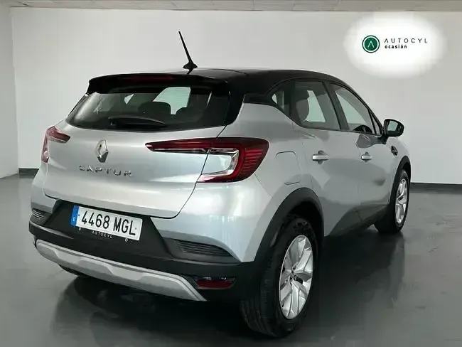 Usado Renault Captur Equilibre 90 CV (66 kW) 2023 Gris SUV