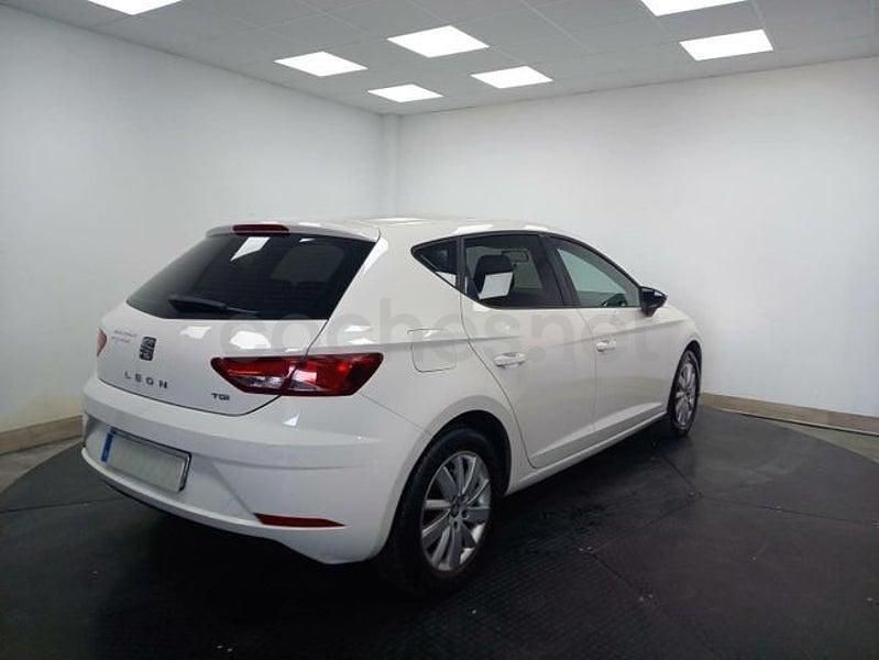 Usado Seat Leon Reference 110 CV (80 kW) 2018 Blanco Berlina