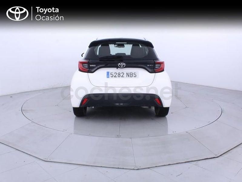 Usado Toyota Yaris Hybrid Active 116 CV (85 kW) 2025 Blanco Berlina