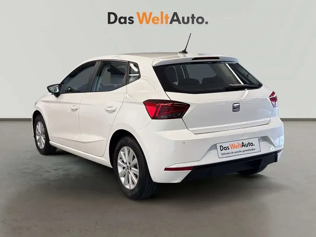 Usado Seat Ibiza Style 110 CV (80 kW) 2022 Blanco Utilitario