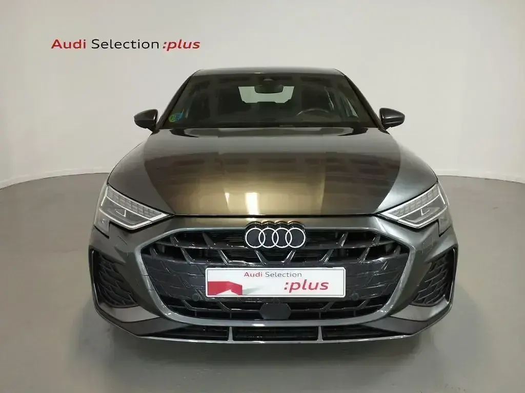 Usado Audi A3 S-Line 150 CV (110 kW) 2025 Gris Berlina