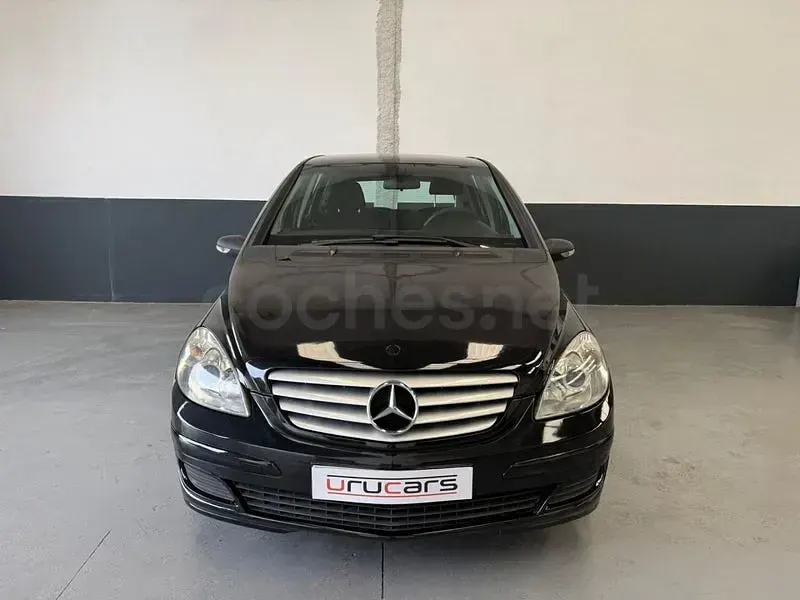Usado Mercedes B180 109 CV (80 kW) 2009 Negro Monovolumen