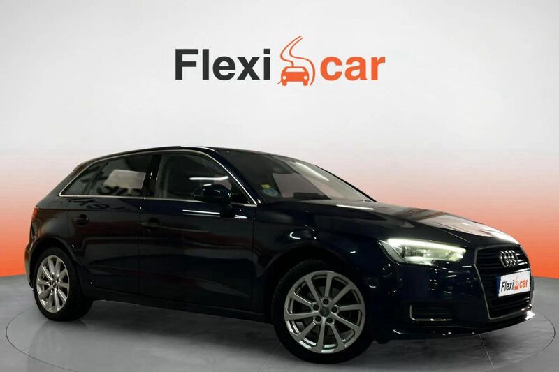 Azul Usado 2018 Audi A3 Attraction Berlina | 16.590 € (Precio justo) - Imagen 1/4