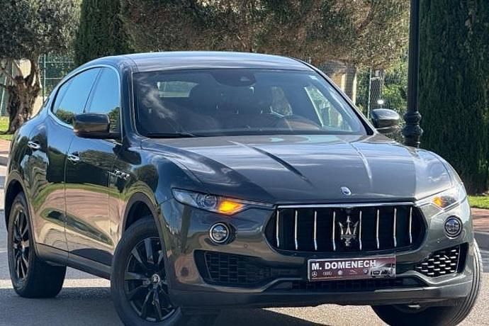 Usado Maserati Levante 250 CV (183 kW) 2017 Gris SUV