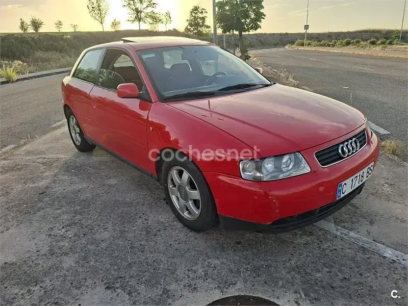 Usado Audi A3 Ambiente 125 CV (91 kW) 1996 Rojo Utilitario