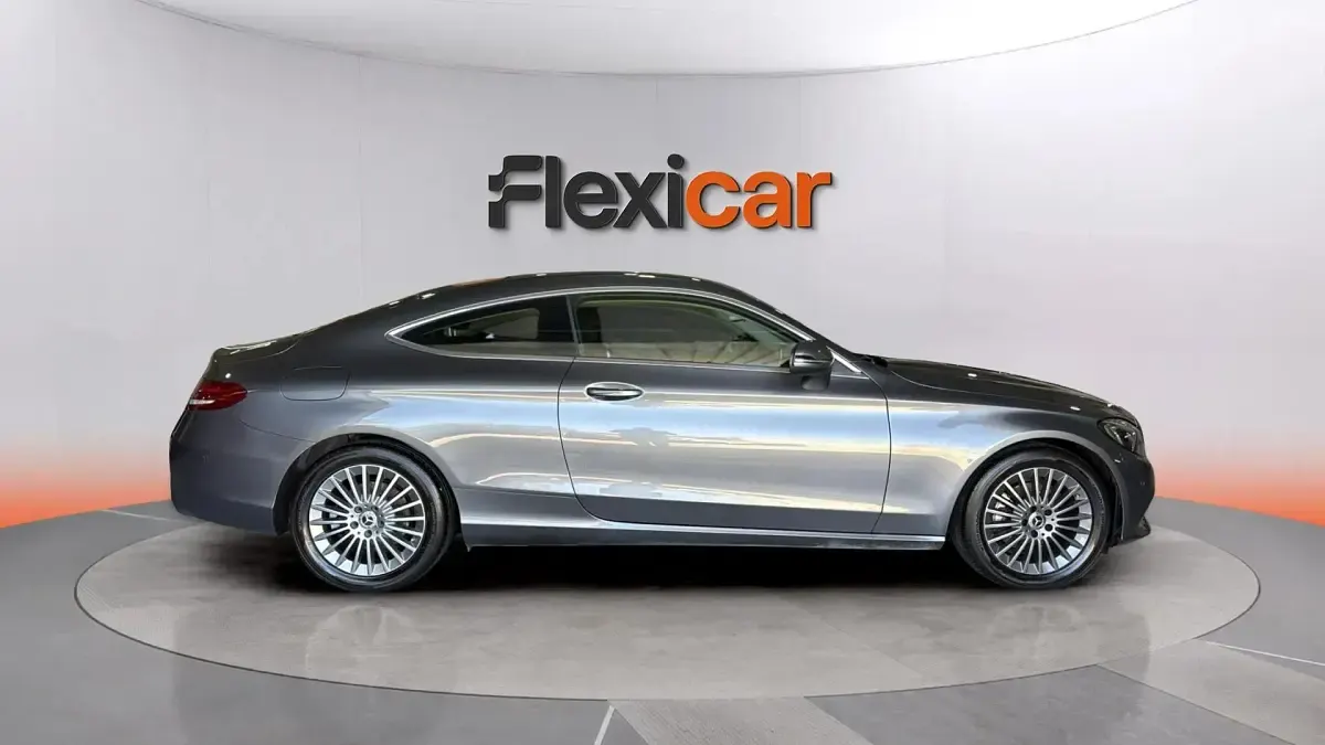 Usado Mercedes C220 170 CV (125 kW) 2018 Gris Coupe