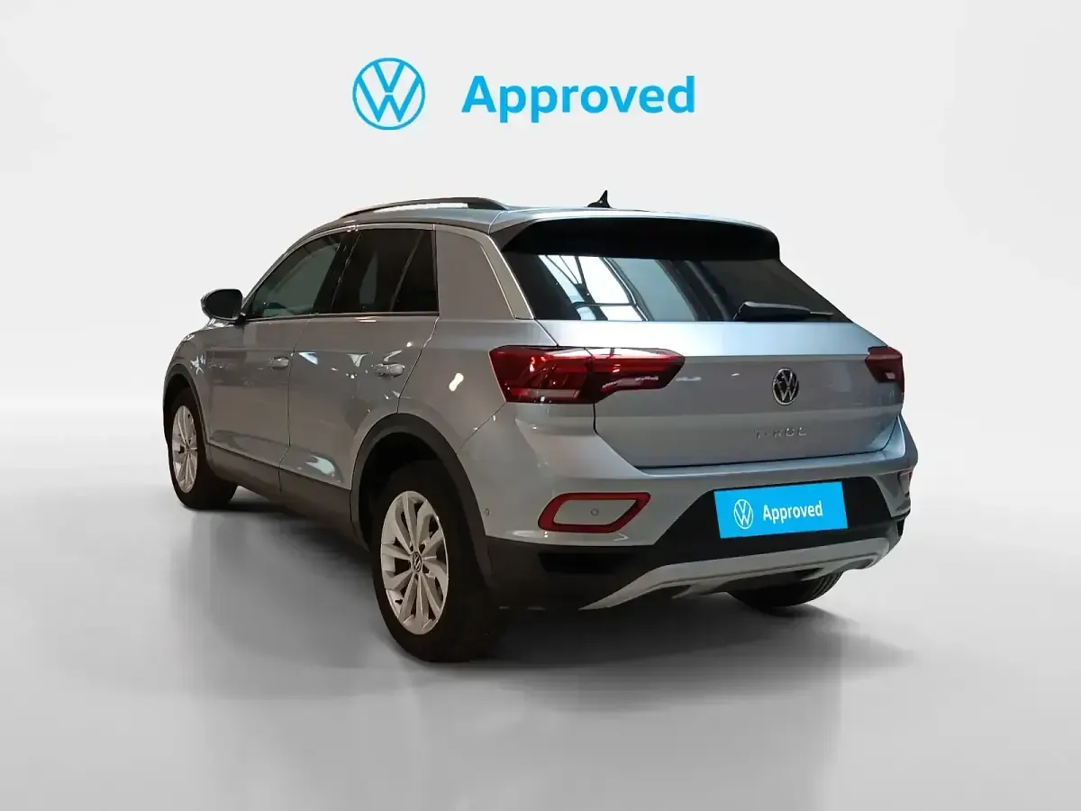 Usado VW T-Roc 110 CV (80 kW) 2024 Gris SUV