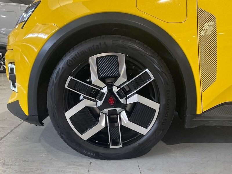 Usado Renault R5 Techno 88 kW (120 CV) 2025 Amarillo Utilitario