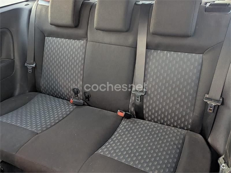 Usado Ford Fiesta Trend 80 CV (58 kW) 2004 Negro Utilitario