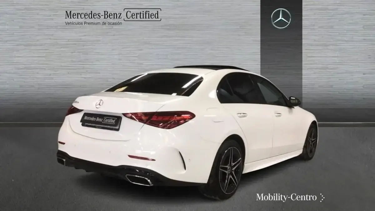 Usado Mercedes C300 312 CV (229 kW) 2024 Blanco polar Berlina