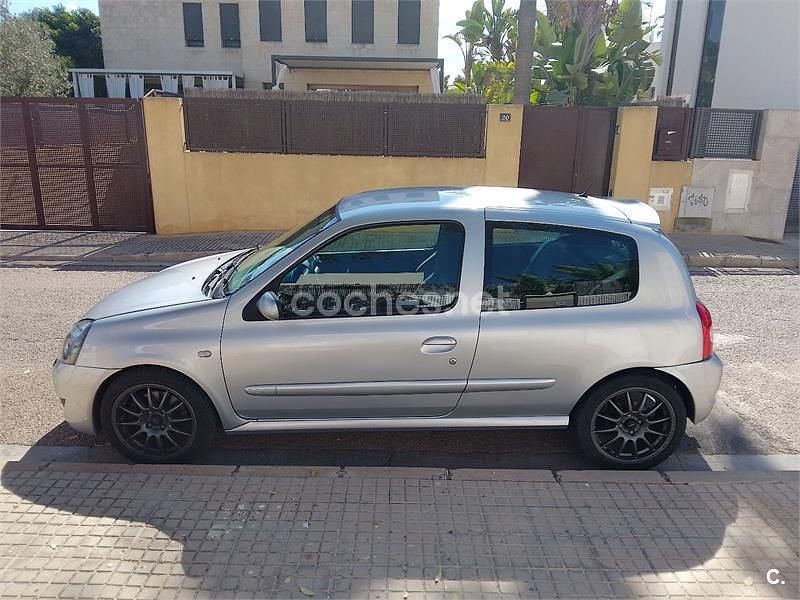 Gris / plata Usado 2005 Renault Clio II Berlina | 9000 € - Imagen 1/4