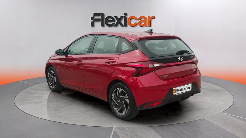 Usado Hyundai i20 101 CV (74 kW) 2020 Rojo Utilitario