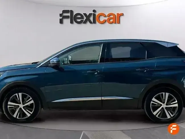 Usado Peugeot 3008 Allure 130 CV (95 kW) 2021 Verde SUV