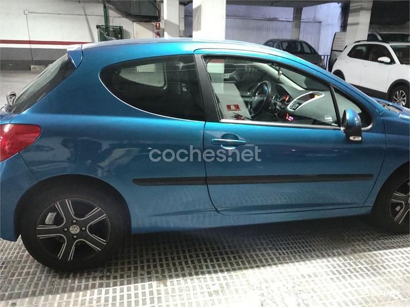 Usado Peugeot 207 90 CV (66 kW) 2007 Azul Berlina