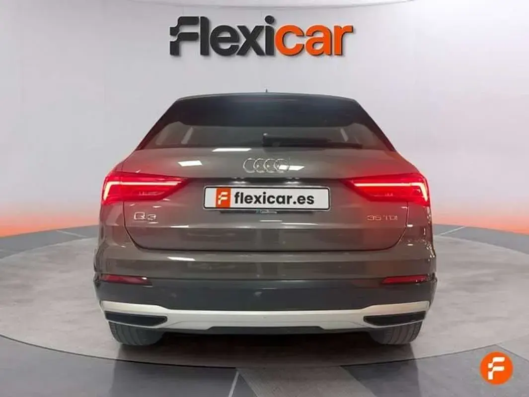 Usado Audi Q3 150 CV (110 kW) 2021 Gris SUV