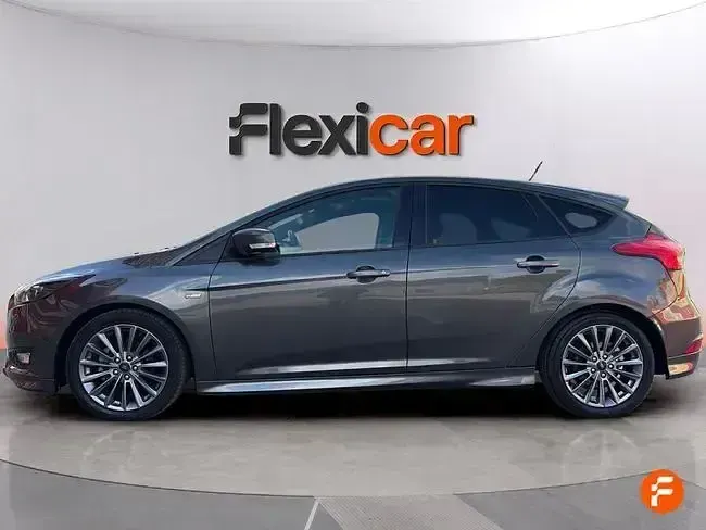 Usado Ford Focus ST-Line 125 CV (91 kW) 2018 Gris