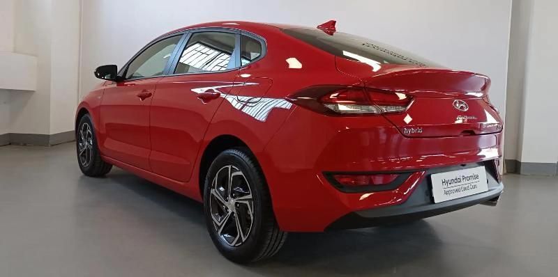 Käytetty Hyundai i30 100 HP (73 kW) 2022 Punainen