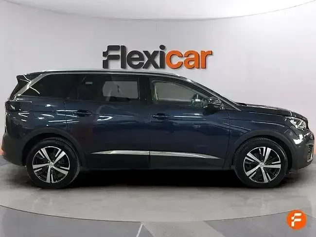 Usado Peugeot 5008 Active 130 CV (95 kW) 2019 Azul SUV