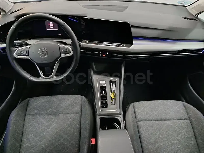 Usado VW Golf VIII Life 110 HP (80 kW) 2024 Branco Carrinha