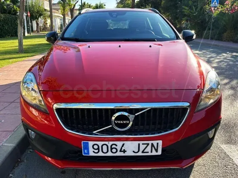 Usado Volvo V40 CC 120 CV (88 kW) 2017 Rojo Familiar