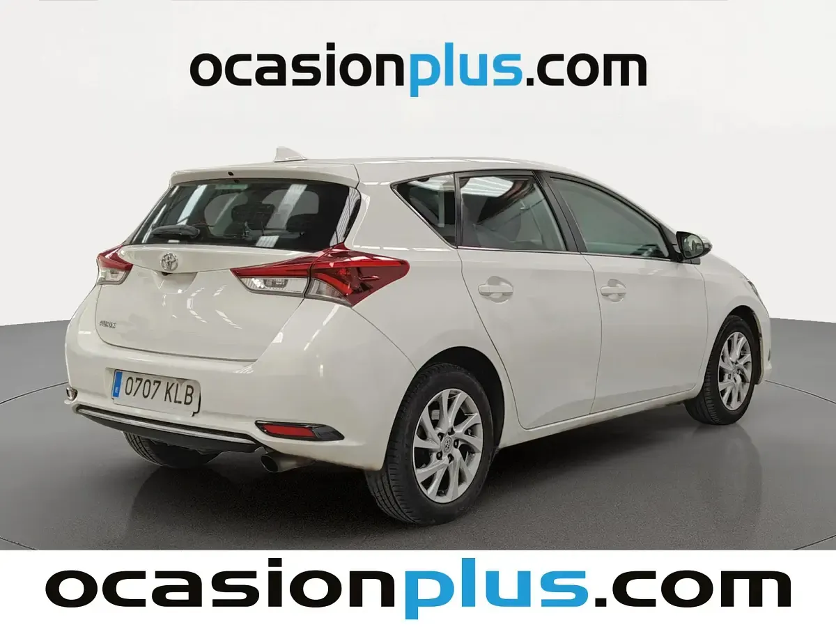 Begagnad Toyota Auris Active 116 HK (85 kW) 2018 Vit Halvkombi