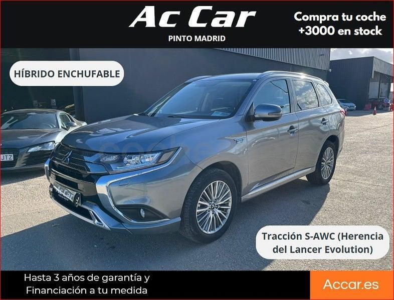 Usado Mitsubishi Outlander P-HEV Motion 224 CV (164 kW) 2020 Gris / plata SUV