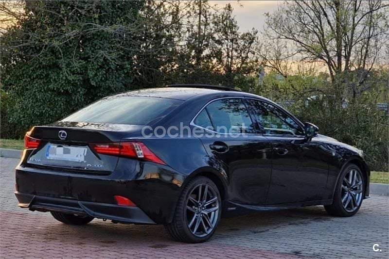 Usado Lexus IS300h Sport Line 223 CV (164 kW) 2014 Negro Berlina
