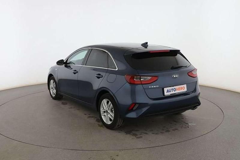 Usado Kia Ceed 101 CV (74 kW) 2019 Azul Utilitario