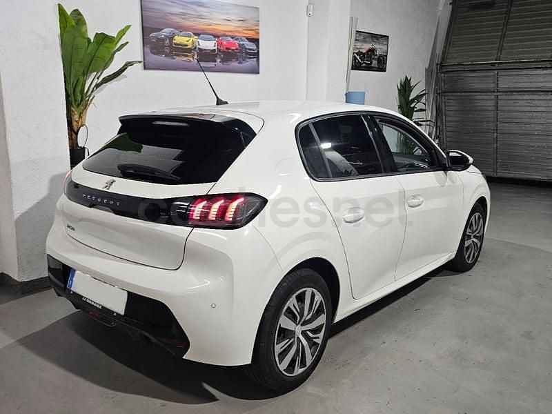 Usado Peugeot 208 Allure 100 CV (73 kW) 2020 Blanco Utilitario
