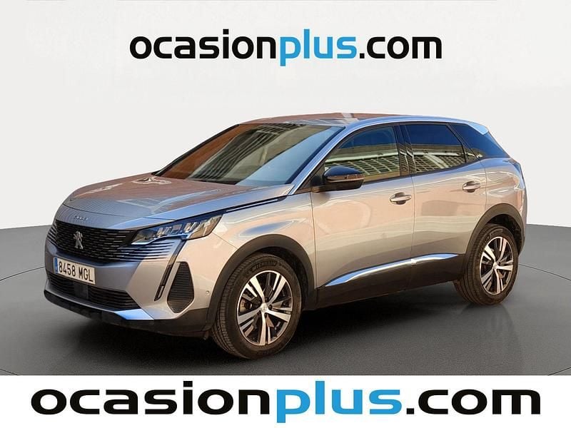 Usado Peugeot 3008 Allure 131 CV (96 kW) 2023 Gris plata SUV