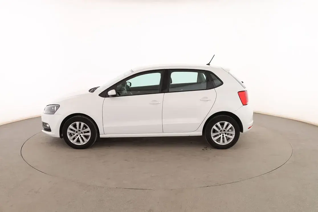Usado VW Polo 75 CV (55 kW) 2017 Blanco Berlina