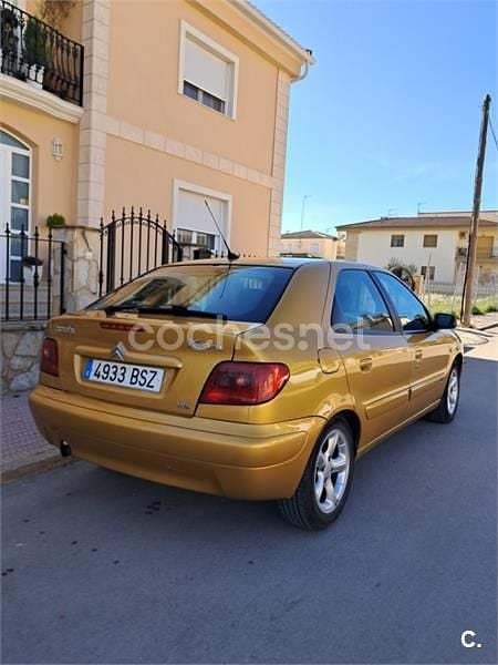 Usado Citroën Xsara Exclusive 90 CV (66 kW) 2002 Naranja Berlina