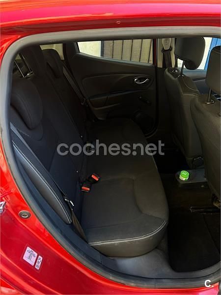 Usado Renault Clio IV Dynamique 90 CV (66 kW) 2015 Rojo Berlina