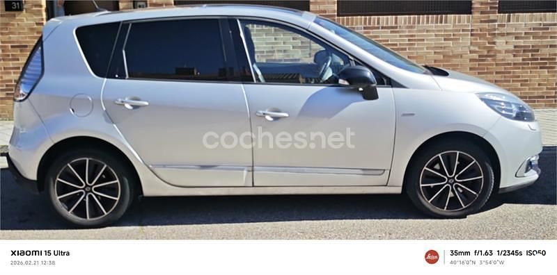 Usado Renault Scénic III Bose Edition 130 CV (95 kW) 2013 Gris / plata Monovolumen