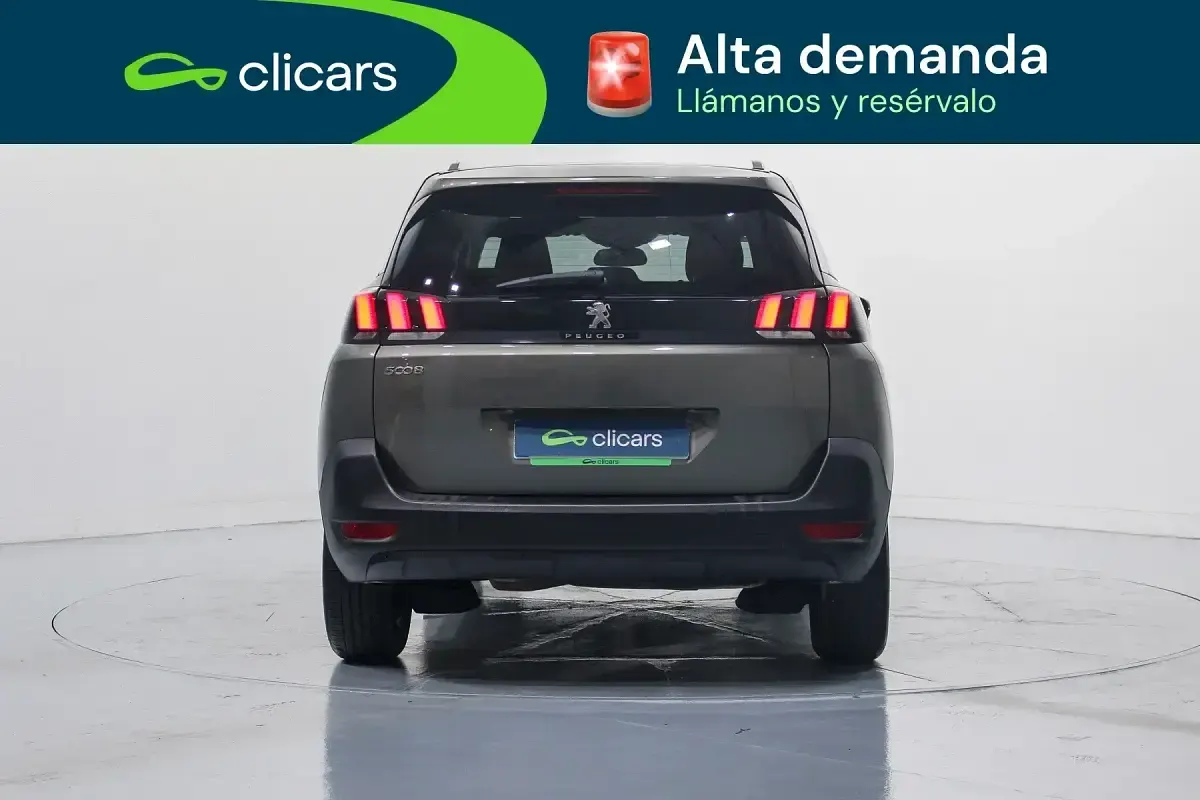 Usado Peugeot 5008 Active 130 CV (95 kW) 2019 Verde SUV