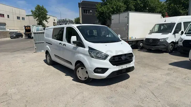 Usado Ford Transit Custom Nugget 130 CV (95 kW) 2022 Blanco Monovolumen