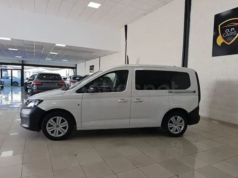 Usado VW Caddy 102 CV (75 kW) 2025 Blanco Monovolumen