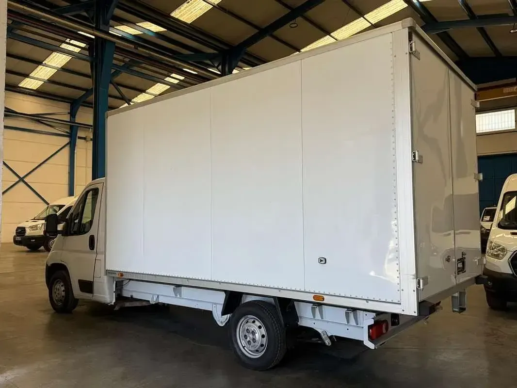Usado Peugeot Boxer S 139 CV (102 kW) 2021 Blanco Van