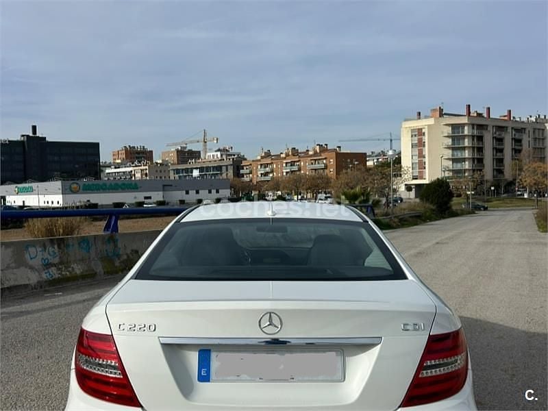 Używany Mercedes C220 170 KM (125 kW) 2012 Biały Coupe