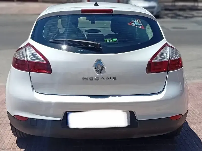Usado Renault Mégane 110 CV (80 kW) 2011 Blanco Berlina