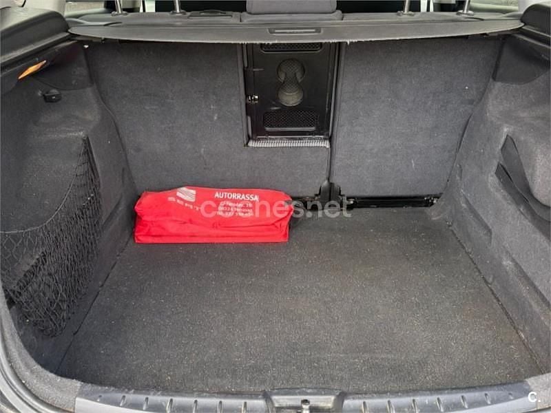 Usado Seat Altea XL Ecomotive 105 CV (77 kW) 2010 Negro Monovolumen