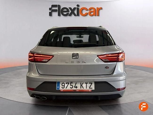 Usado Seat Leon FR 130 CV (95 kW) 2019 Gris Familiar